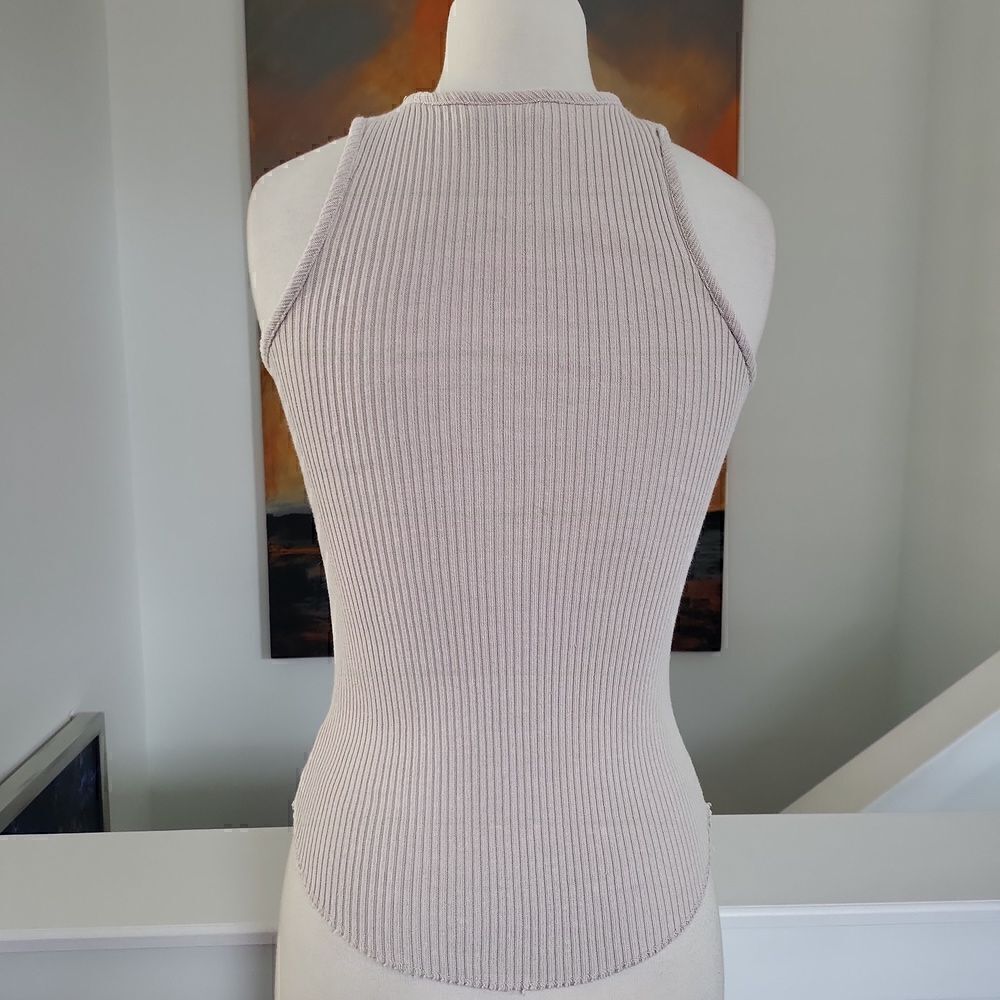 Leger Beige Razor Back Tank Top Size M - Picture 3 of 4